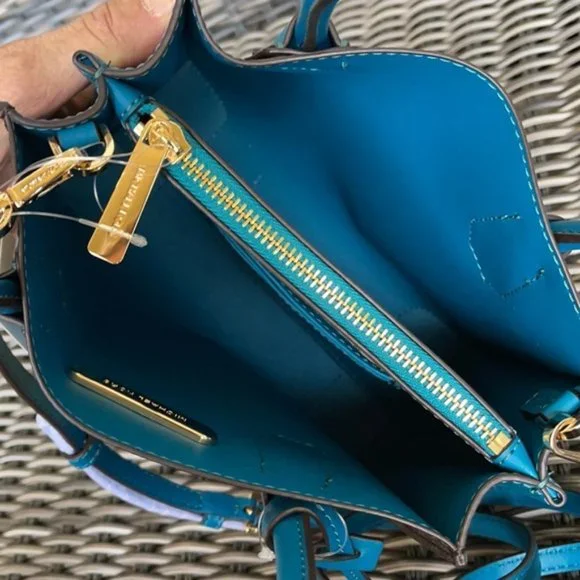 Michael Kors Mercer Medium Messenger Bag - Picture 12 of 16